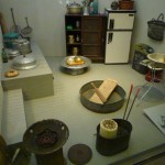 昔の庶民の台所はこんな感じでした(国立民俗博物館にて)