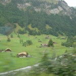 こちらは、スイスらしい集落