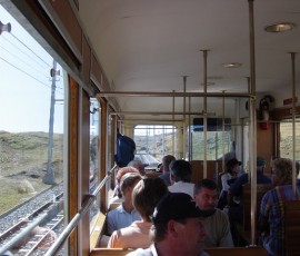 ツェルマットからゴルナーグラート登山鉄道に乗ります