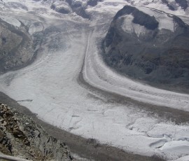 ウンタラー・テオデゥル氷河は年々後退の兆し