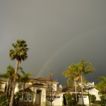 雨上がりの夕刻、きれいな虹が