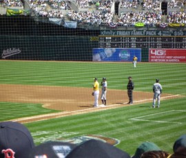 レフト前ヒットで一塁へ