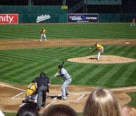 以前Asにいたカスト選手にはブーイングの嵐。でもヒットを打たれる