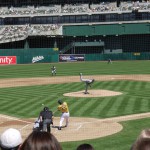 2回裏、松井選手がヒットを打つ!