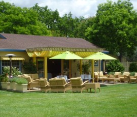 奥はイベント会場