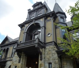 1884年に建てられた邸宅「ラインハウス」