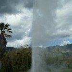 こんなに勢い良く温泉が吹き出します