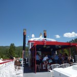 最上階3階にはバーカウンターも