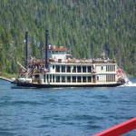 すれ違ったタホ・クイーン号。ちょっと小型です