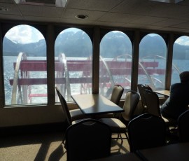 後部の水車が機動力