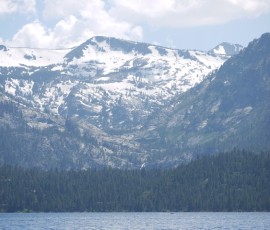 今年は、雪がたっぷりと残っています