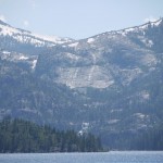 雪解け水は、やがて滝となる