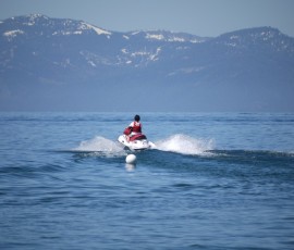 連れ合いはジェットスキーに初挑戦!