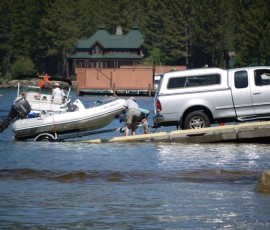 さて、ボートを湖に浮かべましょうか