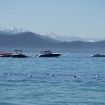 湖面には停泊中のボートもたくさん