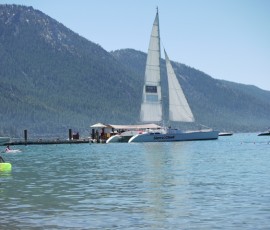 こちらは、のんびりとカタマラン