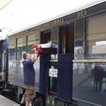 預ける荷物は窓から入れます