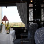 こちらは、ルネ・ラリックのガラス細工で有名な食堂車