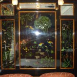 こちらはアジアンなうるし塗りの装飾