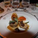 主菜の子牛のロースト。セージのソースを添えて