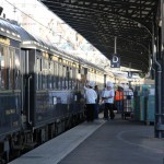 パリ駅ではお昼のブランチを調達。これが目的でパリから乗る人もいるとか