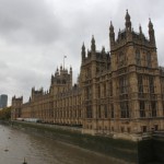 テムズ川に臨む国会議事堂