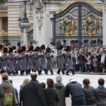 軍楽隊を先頭に行進です