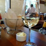 我が家も近くのバーで観戦!