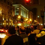 ファンが街じゅうに繰り出す!