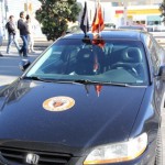 真のファンは、ボンネットにもジャイアンツのシール!