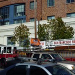 はしご車にジャイアンツの旗が!