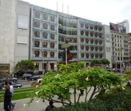 デパート・メイシーズ(Macy's)はリースでいっぱい